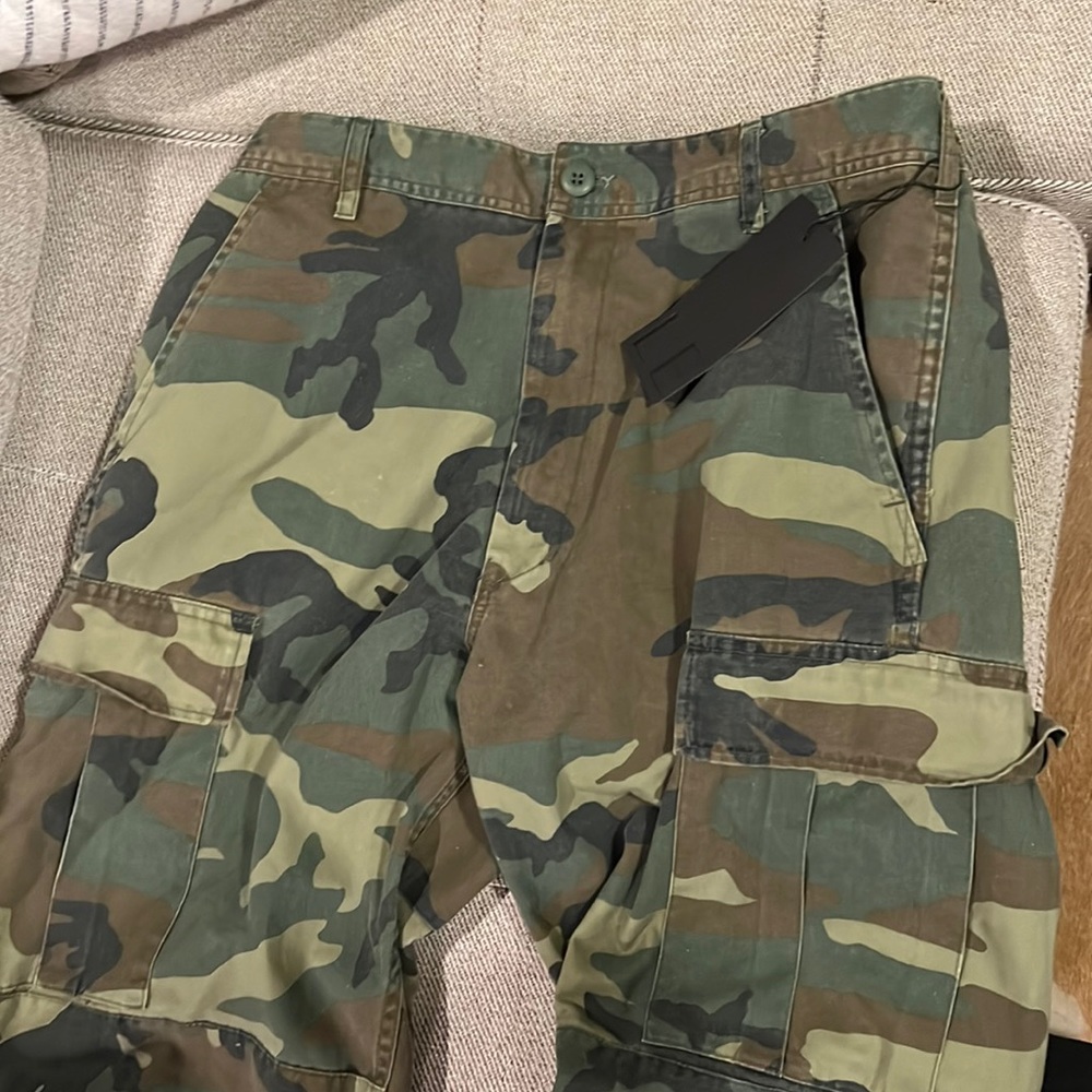 Local European cargo pants camo